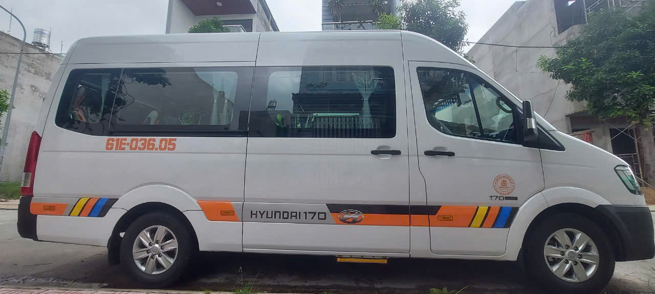 Hyundai Solati 16 chỗ